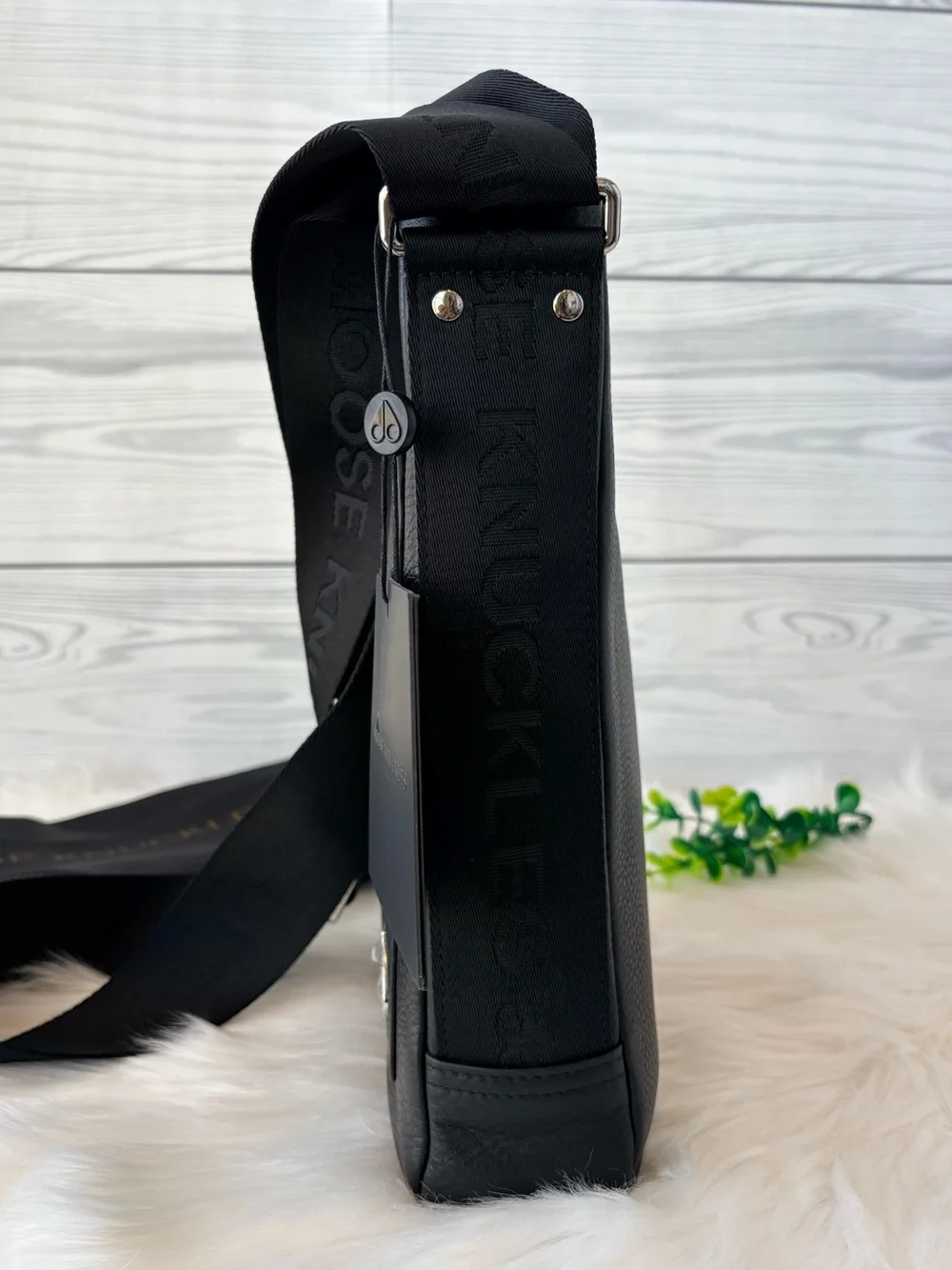 Moose‎ Knuckles Decaire Black Pebbled Leather Messenger Crossbody